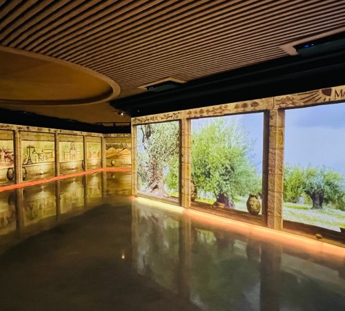 La cripta de AOVEland y ARJÉ, una experiencia inmersiva única sobre el origen del aceite